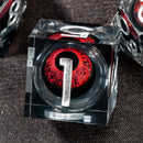 Dados de RPG transparentes com núcleo líquido