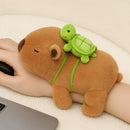 Pulseira Capivara De Pelúcia Com Mochilinha