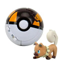 Pokebola com figura Pokémon colecionável