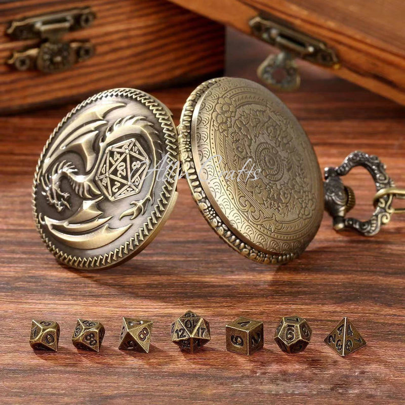 Relógio de Bolso com Mini Dados de Metal