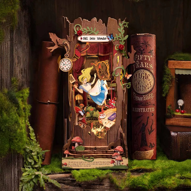Kit de montagem Alice no País das Maravilhas Book Nook  | Aparador