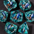 Dados de RPG transparentes com núcleo líquido
