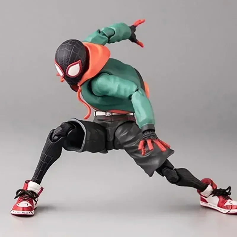 Action Figures - Spider-Gwen, Peter Parker e Miles Morales