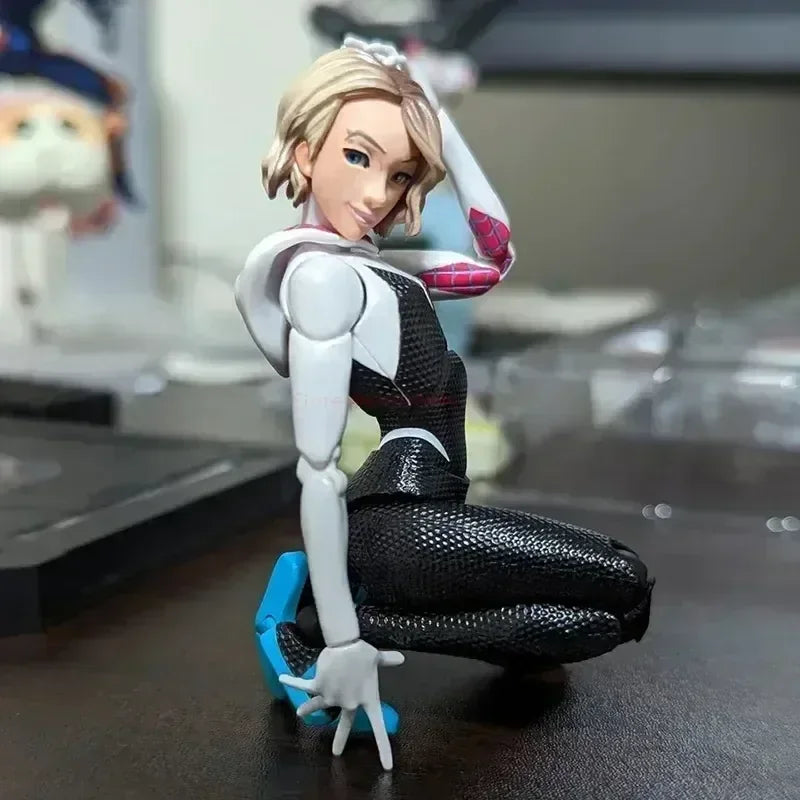 Action Figures - Spider-Gwen, Peter Parker e Miles Morales