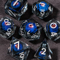 Dados de RPG transparentes com núcleo líquido
