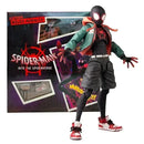 Action Figures - Spider-Gwen, Peter Parker e Miles Morales