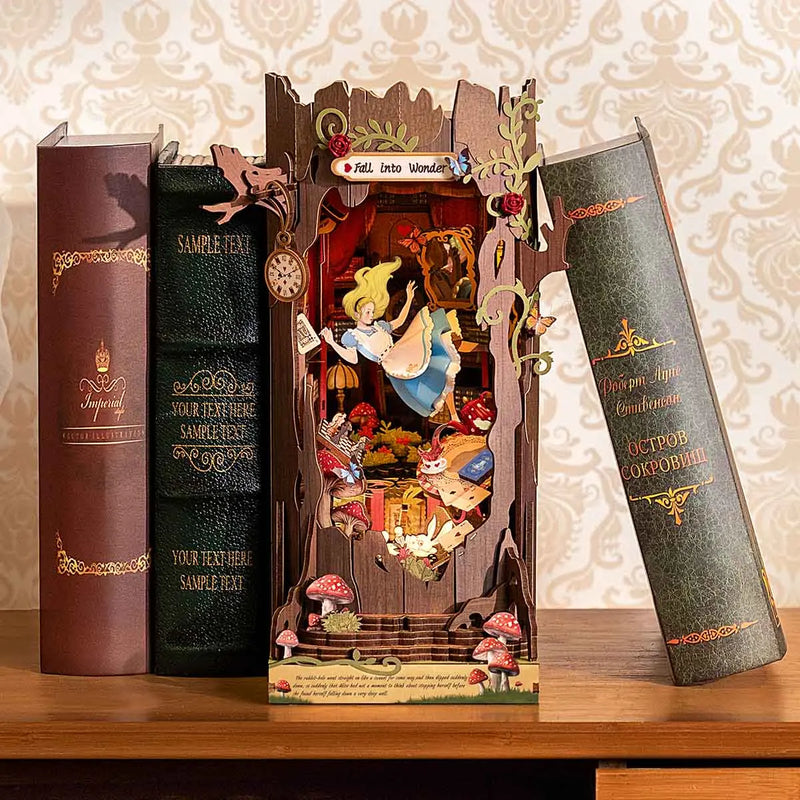 Kit de montagem Alice no País das Maravilhas Book Nook  | Aparador