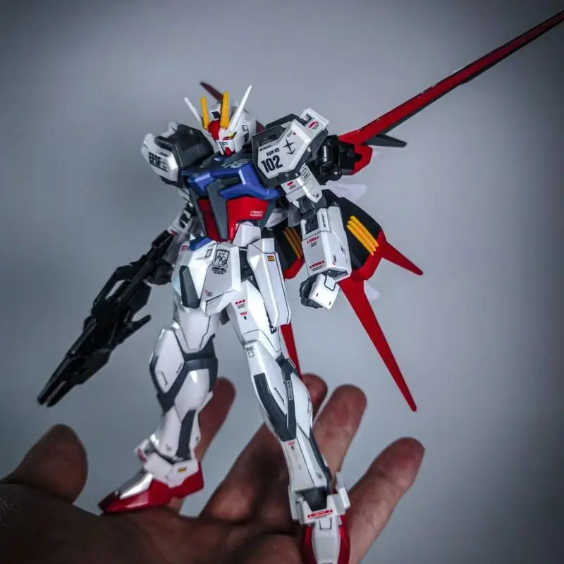 Modelo para Montar – Strike Dog Fighter GAT-X105 (HG 1/144)