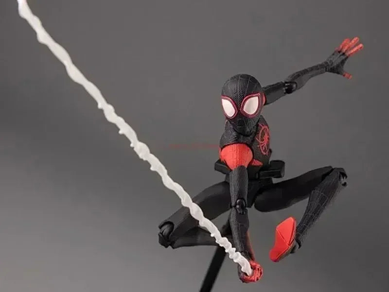 Action Figures - Spider-Gwen, Peter Parker e Miles Morales