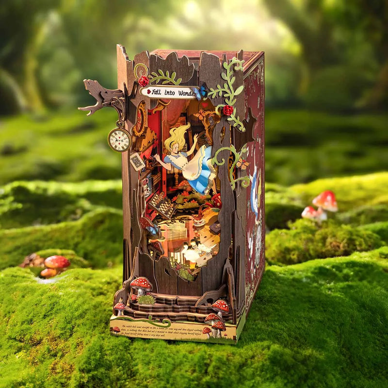 Kit de montagem Alice no País das Maravilhas Book Nook  | Aparador