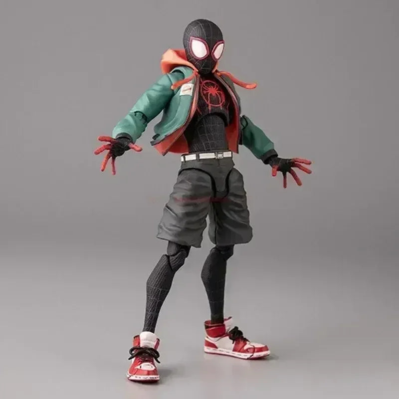Action Figures - Spider-Gwen, Peter Parker e Miles Morales