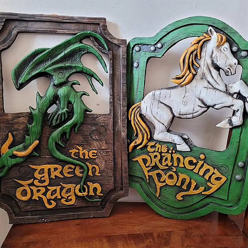Placa Decorativa “Pônei Saltitante” – Estilo Senhor dos Anéis